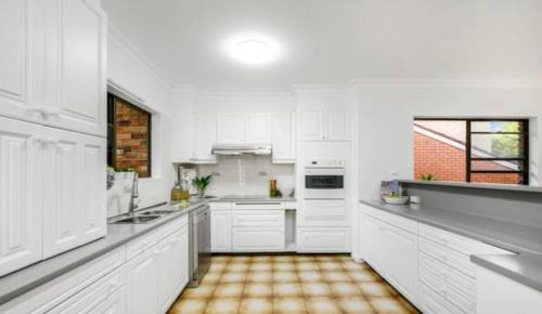 Carlingford House | Room 14