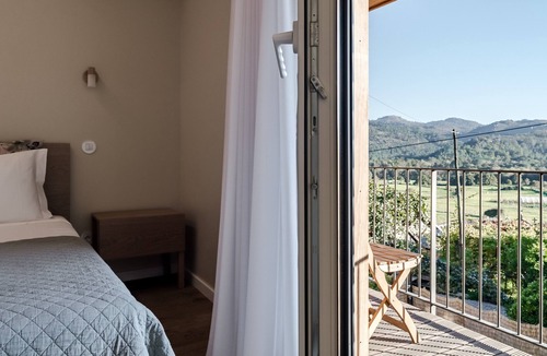 Campo de Gerez Apartment | Room 'Avó Custódia - Room' with Mountain View, Wi-Fi and Air Conditioning