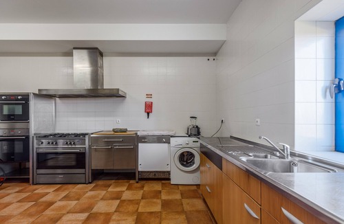 Elvas House | Room 'Raposa' with Shared Pool, Wi-Fi and Air Conditioning