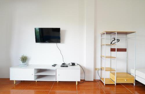 Bang Sare Hotel | RoomQuest One Bangsaray