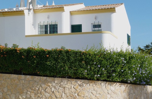Luz Villa | Rosa Floresta - delightful 3-bed townhouse with private pool & aircon