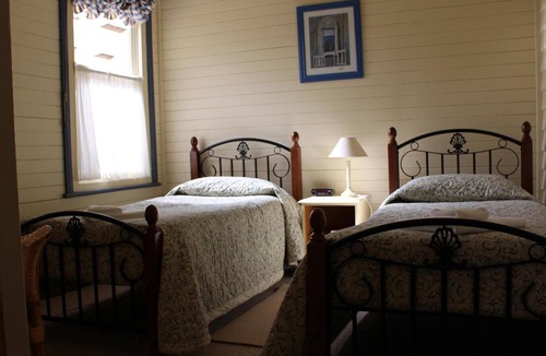 Ross Bed & Breakfast | Ross B&B Accommodation