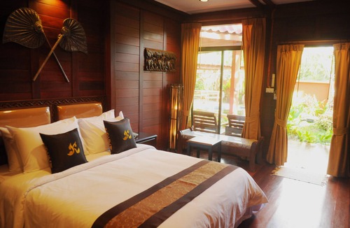 Khao Takiab Resort | Ruen Kanok Thai House