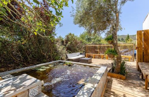 Barranco da Vaca House | Rustic cabin with pond and deck