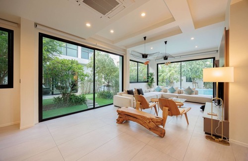 Wattana Villa | S3 Fantasy Luxury Villa - Modern 3BR near Thong Lo