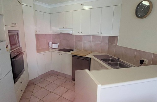 Surfers Paradise Apartment | S80 Apartment with Sea View Gold coast