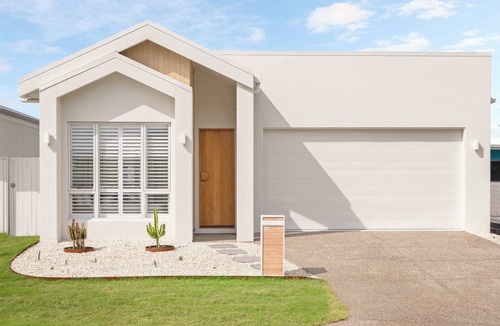 Palmview House | Sage Palmview - Home Away From Home