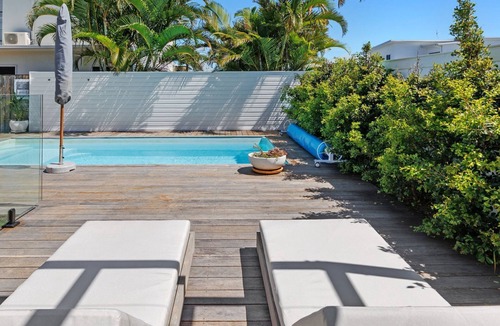 Casuarina House | Salty Haven - Beachside modern holiday home