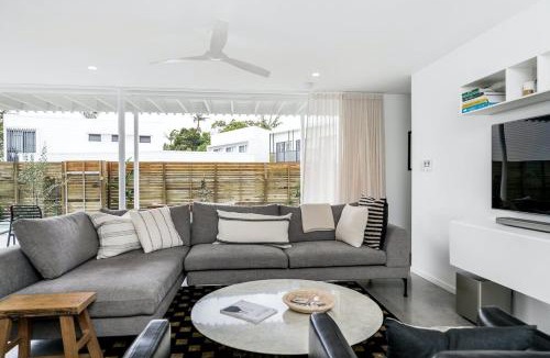 Byron Bay Villa | Sanctuary Spaces - Lomani Six