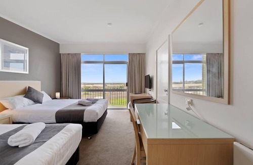 Scamander Hotel | Scamander Beach Resort