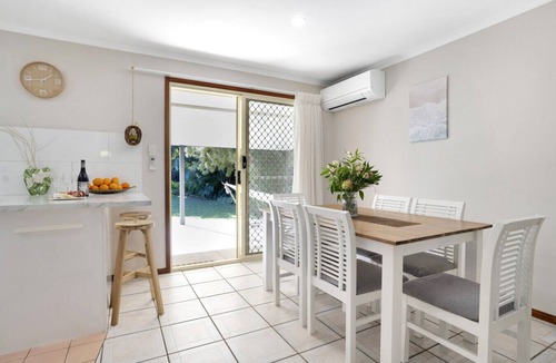 Mudjimba House | Sea Breeze Cottage at Mudjimba - Pet friendly