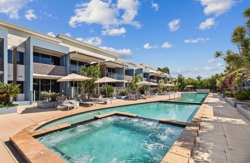 Urangan Apartment | Sea View 1-Bedroom Resort Apt Self-Catering