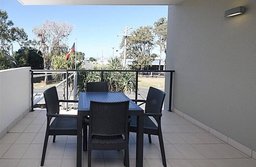 Urangan Apartment | Sea View 1-Bedroom Resort Apt Self-Catering