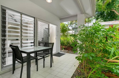Port Douglas Apartment | Seascape Holidays at The Queenslander Studio