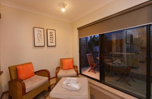 Port Douglas Apartment | Seascape Holidays - Hibiscus