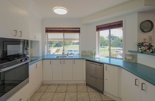 Woorim Apartment | Seaside Golf Retreat