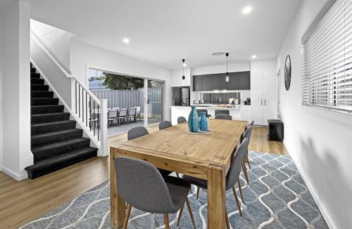 Shellharbour House | Seaside Village Retreat