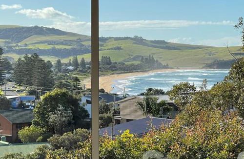 Gerringong House | Seaview at Gerringong - 4pm check out if available