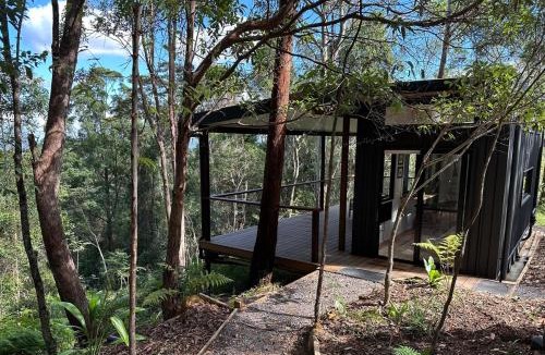 Peachester Apartment | Secluded Tiny House with amazing views Wild100 BnB