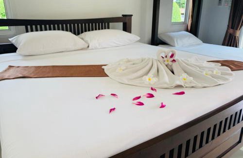 Mae Nam Resort | Shangrilah Bungalow