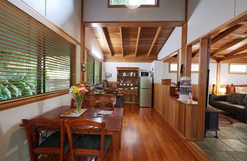 Malanda Cabin | Sharlynn by the River