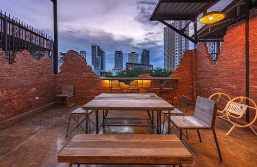 Khlong Ton Sai Hotel | Siam Plug In Hostel