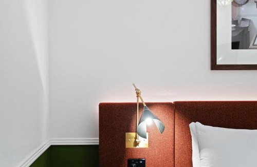 Chatswood Hotel | Silkari The Charrington at Chatswood