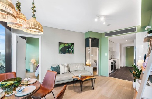 Brisbane Central Business District Apartment | Sky Tower 1BR Luxe Retreat Pool & Gym