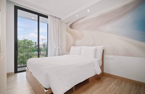 Laguna Condo | Skypark Aurora, One Bedroom 1C Deluxe