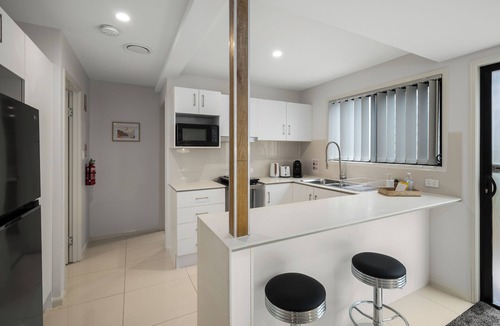 Sunnybank Apartment | Smart Suites Self Check-in Apartments - 144 Dixon