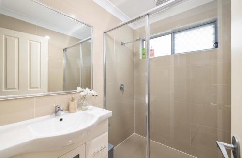 Rocklea Apartment | Smart Suites Self Check-in Apartments - Rocklea Station N