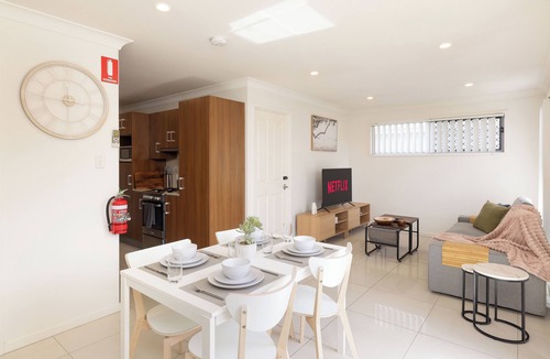 Rocklea Apartment | Smart Suites Self Check-in Apartments - 16 Darnley
