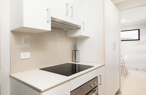Rocklea Apartment | Smart Suites Self Check-in Apartments - 20 Darnley