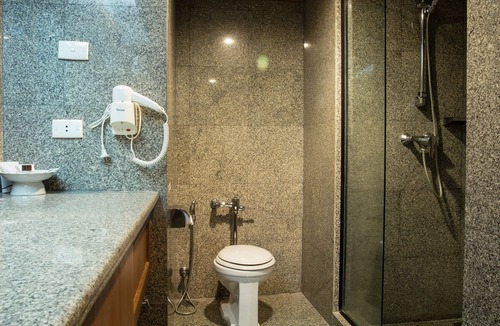 Suphan Buri Hotel | Songphanburi Hotel