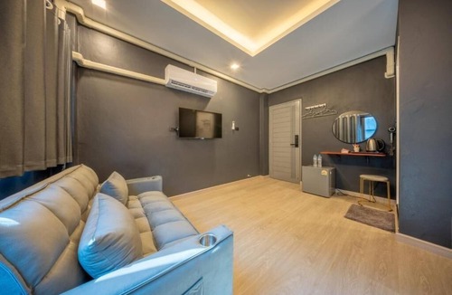 Don Muang Hotel | Space Station Hostel