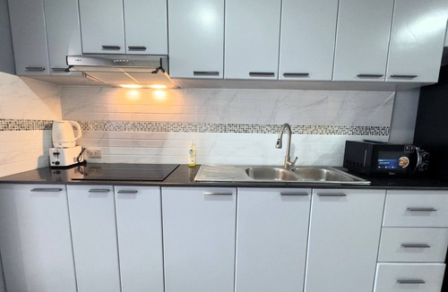 Pratumnak Hill Apartment | Spacious 2-Bedroom Pool-View Condo - Executive Residence 2, Pratumnak