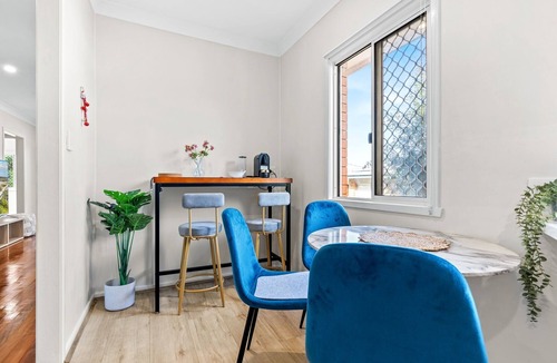 Chermside West House | Spacious 3-Bed Home with Gym & Outdoor Retreat
