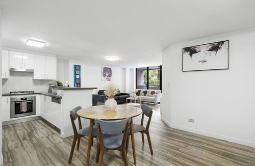 Ultimo Apartment | Spacious 3BR Apt w Parking near ICC & Darling Harbour