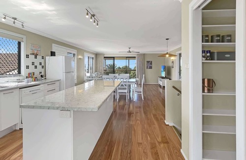 Batehaven House | Spacious 4-Bed Coastal Home with Water Views