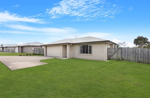 Kawungan House | Spacious 4-Bed Home with Alfresco BBQ Area