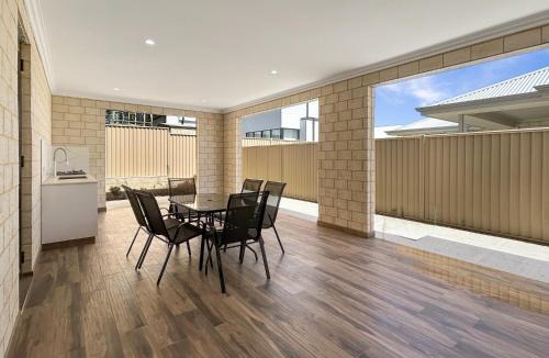 Southern River House | Spacious 4 bed home with open plan living