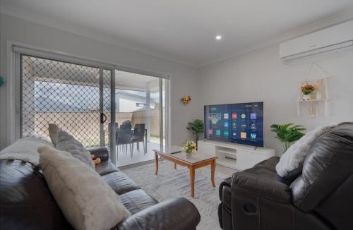 Park Ridge House | Spacious 5BR Family Home in Park Ridge