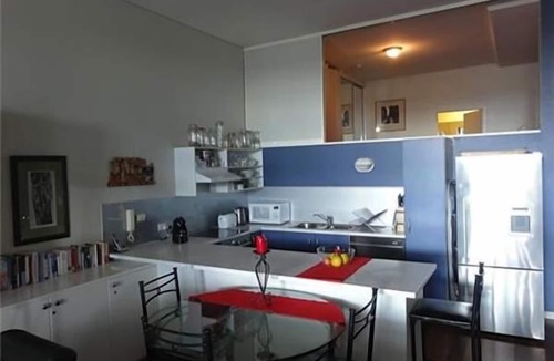 Camperdown Apartment | Spacious Apartment, High Ceilings, Secure Parking