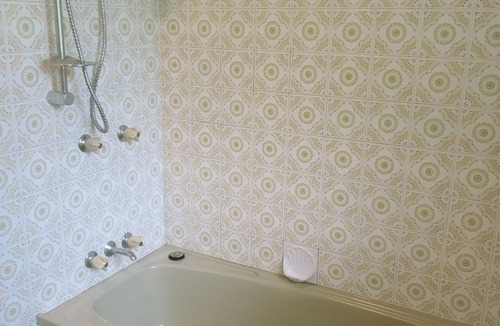 Woombye House | Spacious, comfortable, Pet Friendly 3-Bed House minutes from the Big Pineapple