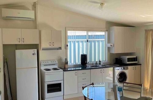 Central Mudgee Apartment | Spacious & comfy studio unit “Rest Easy Mudgee”