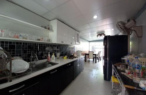 Bang Prok House | Spacious Entire House with shared Fitness Room and Shared Indoor Pool in club