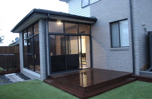 Kellyville House | Spacious Family & Group Retreat | Sleeps 10 | 3 Baths | free parking