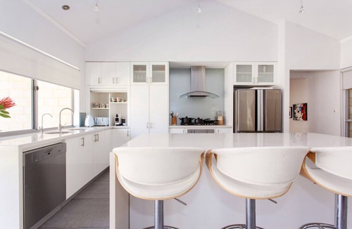 Beaconsfield House | Spacious Hampton House - South Fremantle