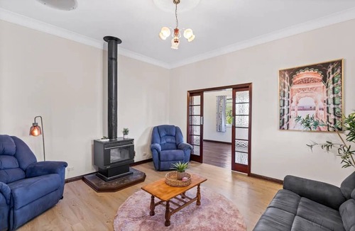 Drayton House | Spacious house in Drayton. Netflix, acreage Pets