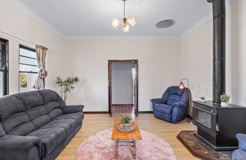 Drayton House | Spacious house in Drayton. Netflix, acreage Pets